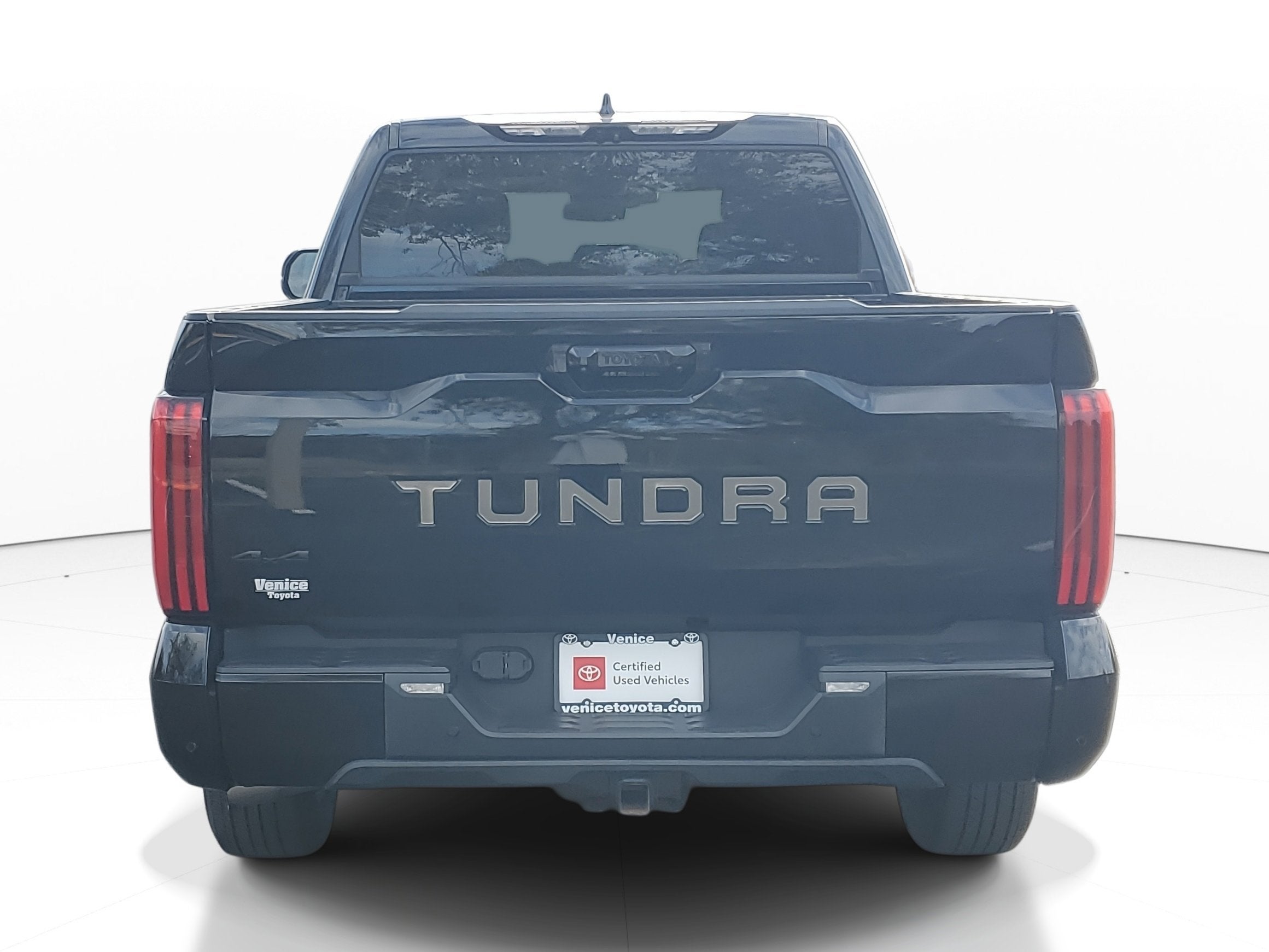2022 Toyota Tundra 4WD SR5