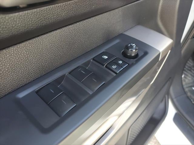 2022 Toyota Tundra 4WD SR5