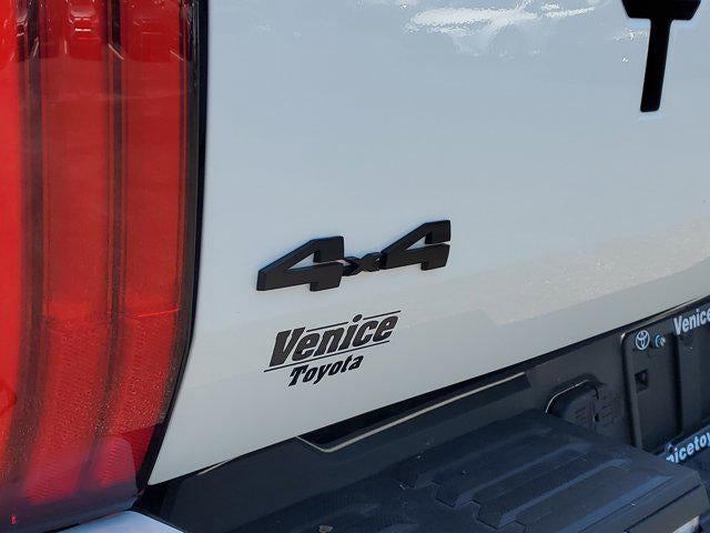 2022 Toyota Tundra 4WD SR5