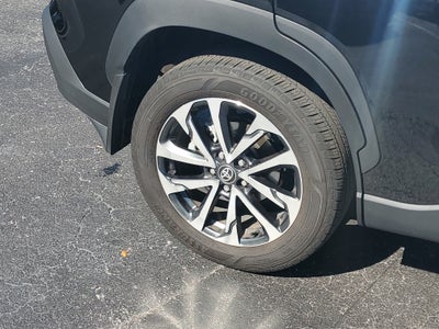 2024 Toyota Corolla Cross XLE