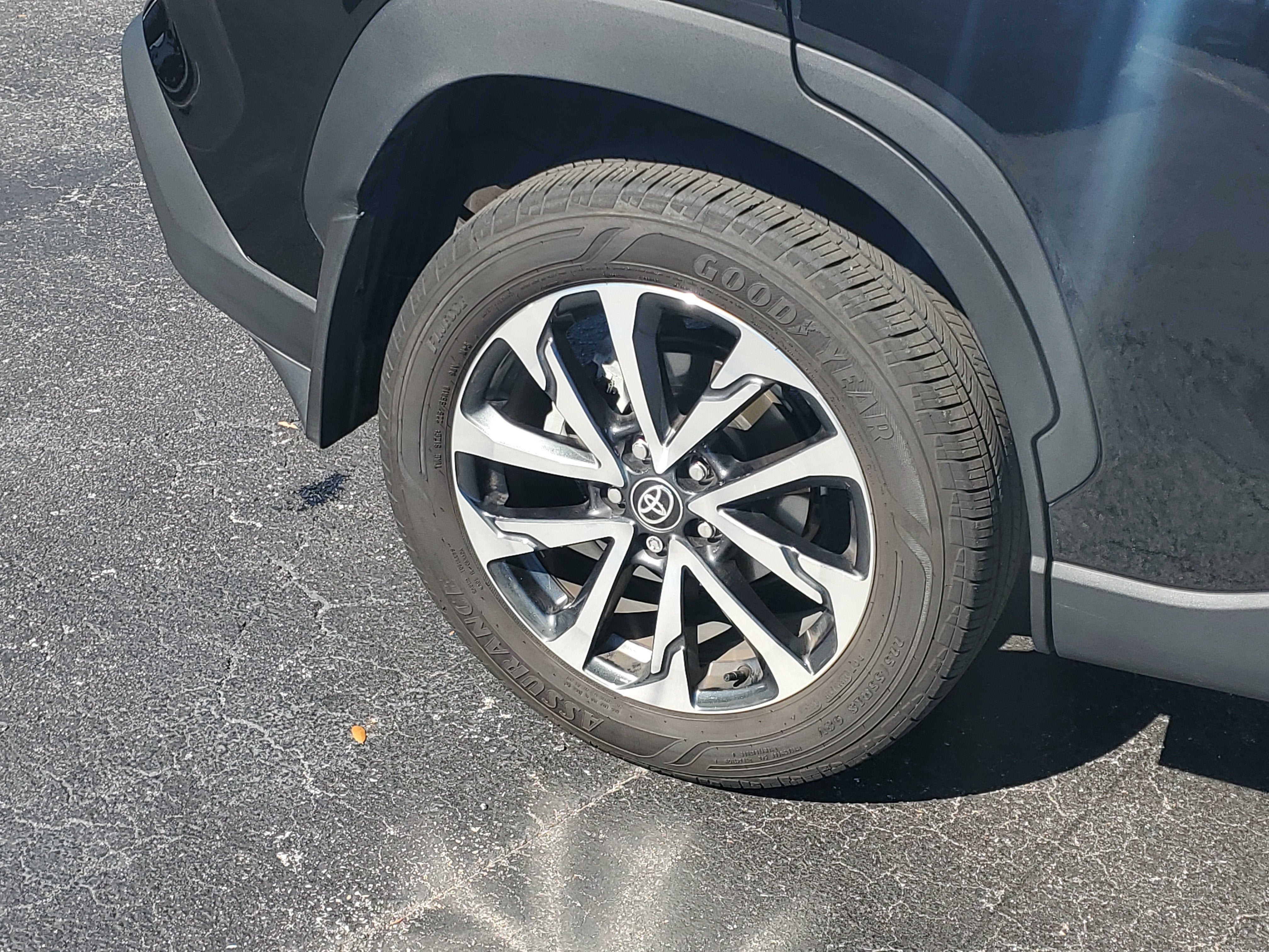 2024 Toyota Corolla Cross XLE