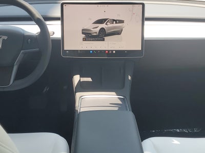 2025 Tesla Model Y Long Range