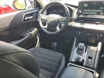 2024 Mitsubishi Outlander SE Black Edition w/Pano Roof