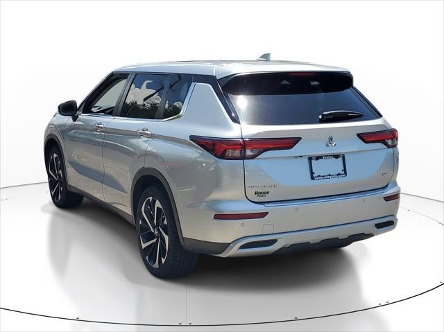 2024 Mitsubishi Outlander SE Black Edition w/Pano Roof