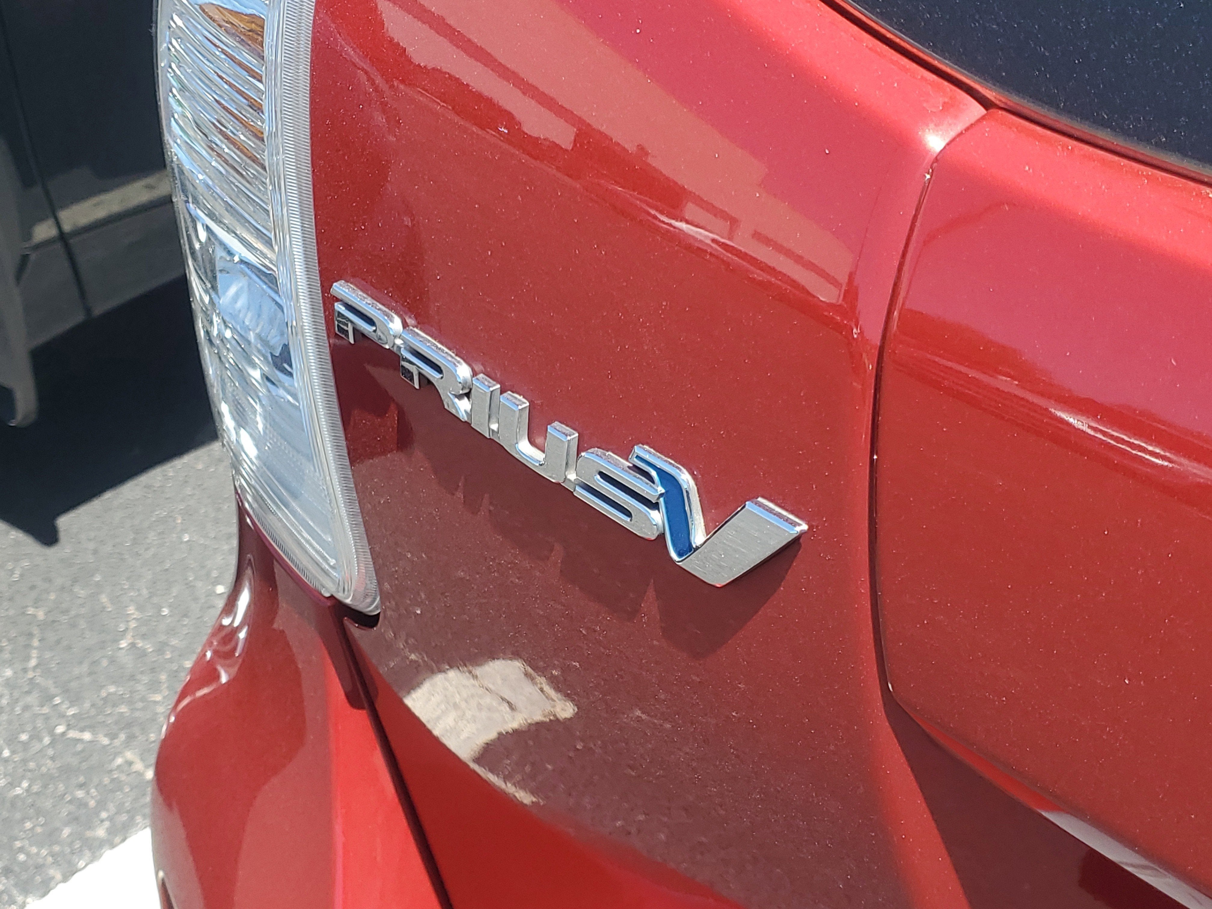 2012 Toyota Prius v Two