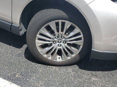 2022 Toyota Venza XLE