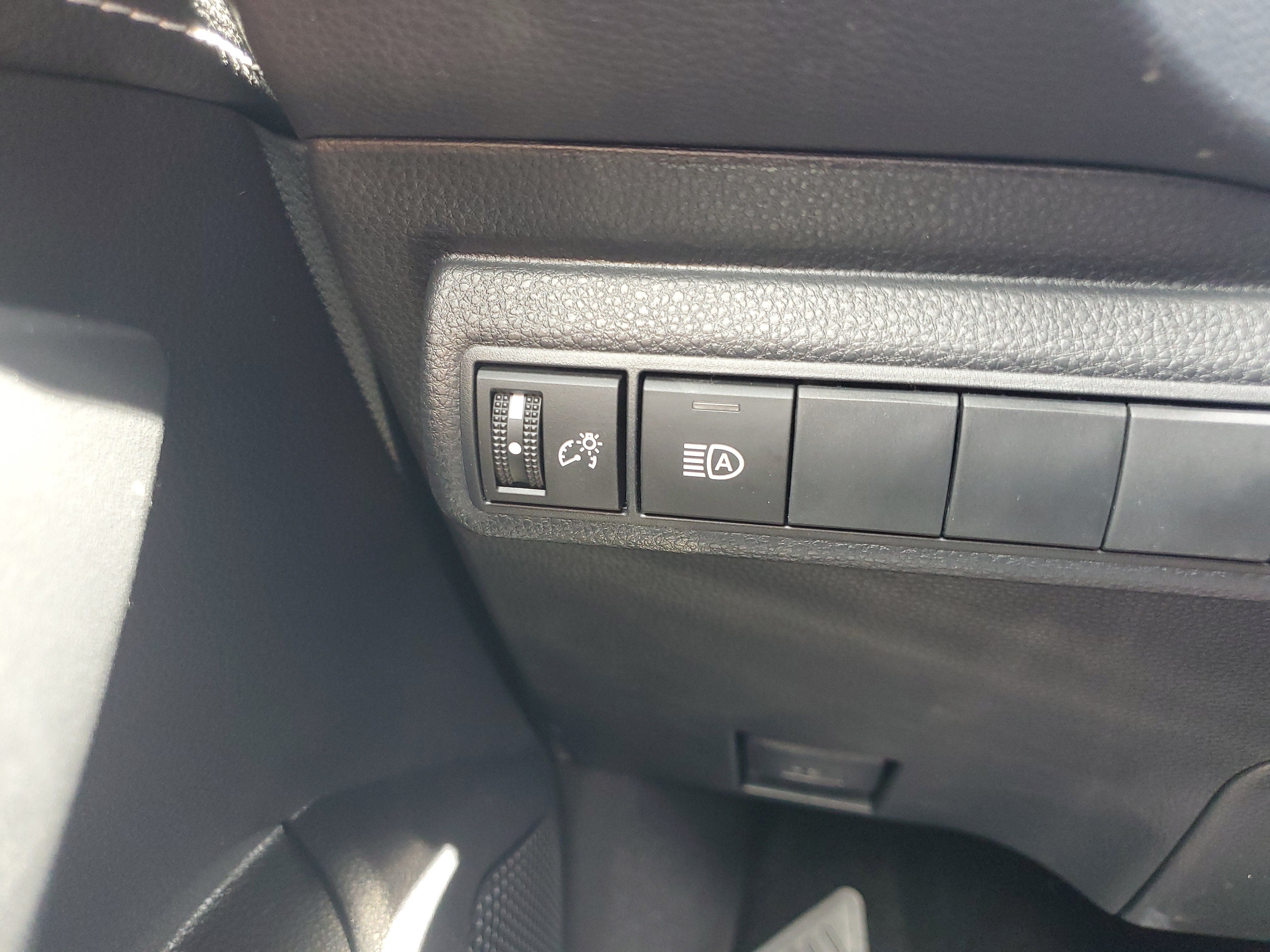 2025 Toyota Corolla Hatchback SE