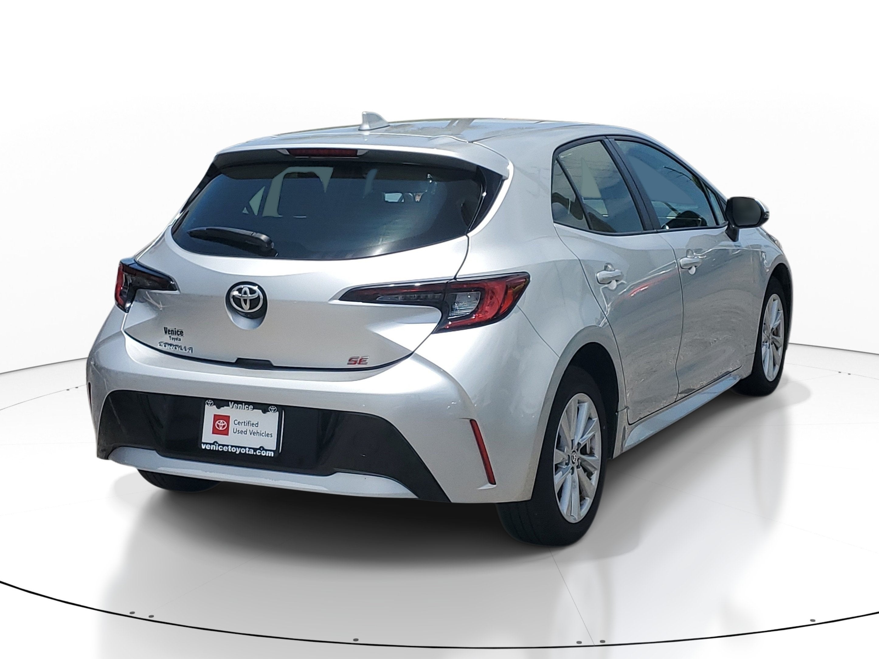 2025 Toyota Corolla Hatchback SE