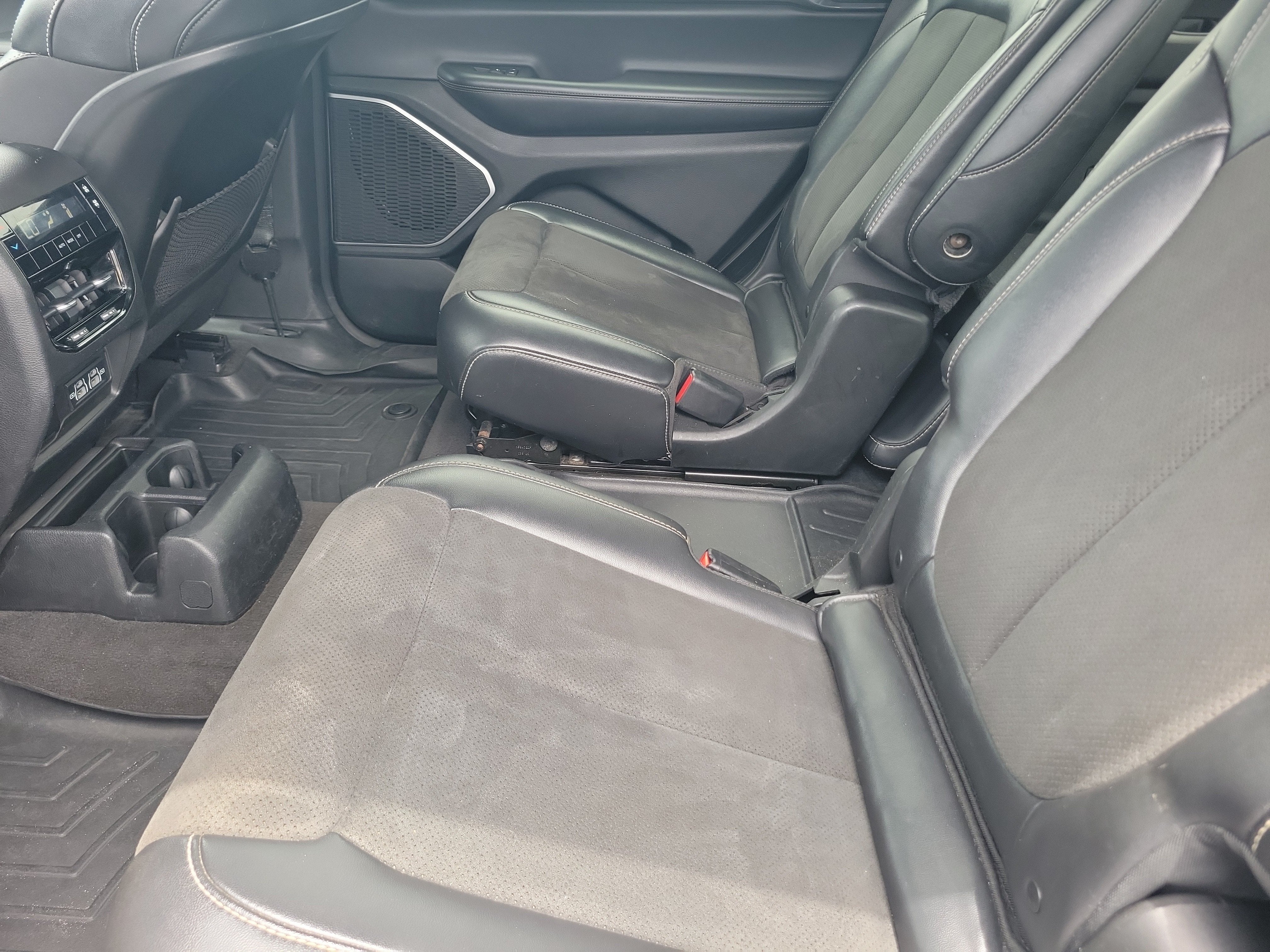 2022 Jeep Grand Cherokee L Altitude