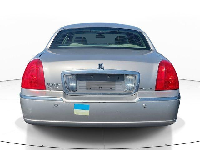 2004 Lincoln Town Car Executive