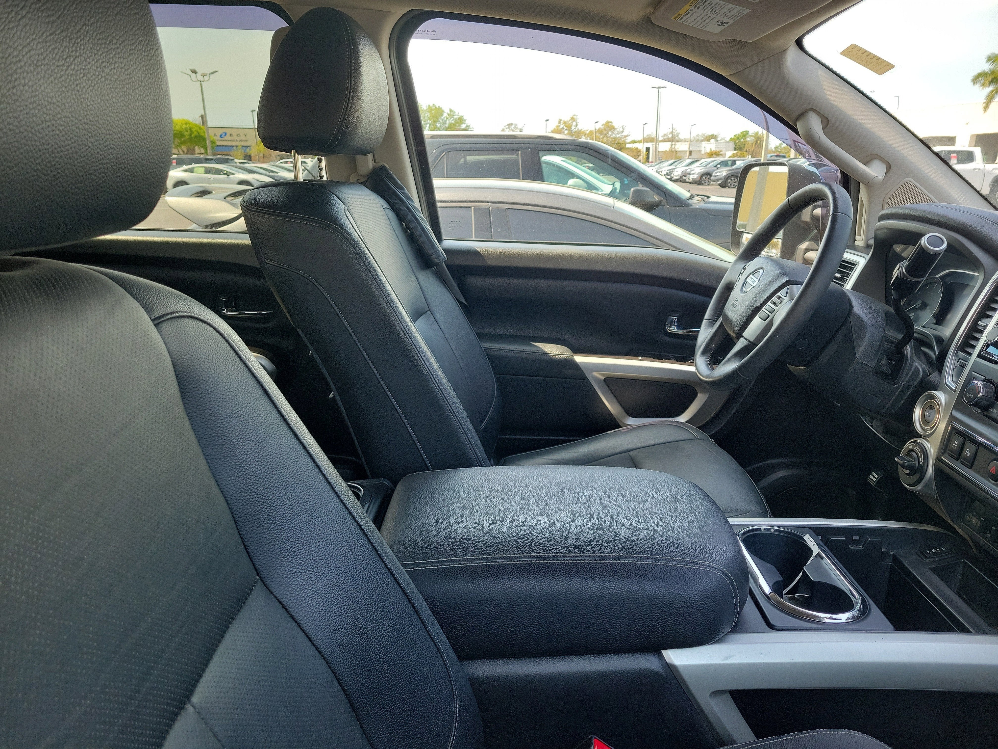 2020 Nissan Titan SL