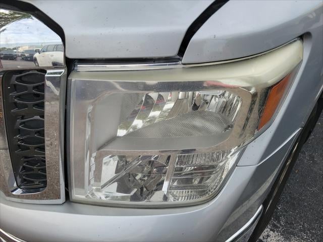 2017 Nissan Titan SV