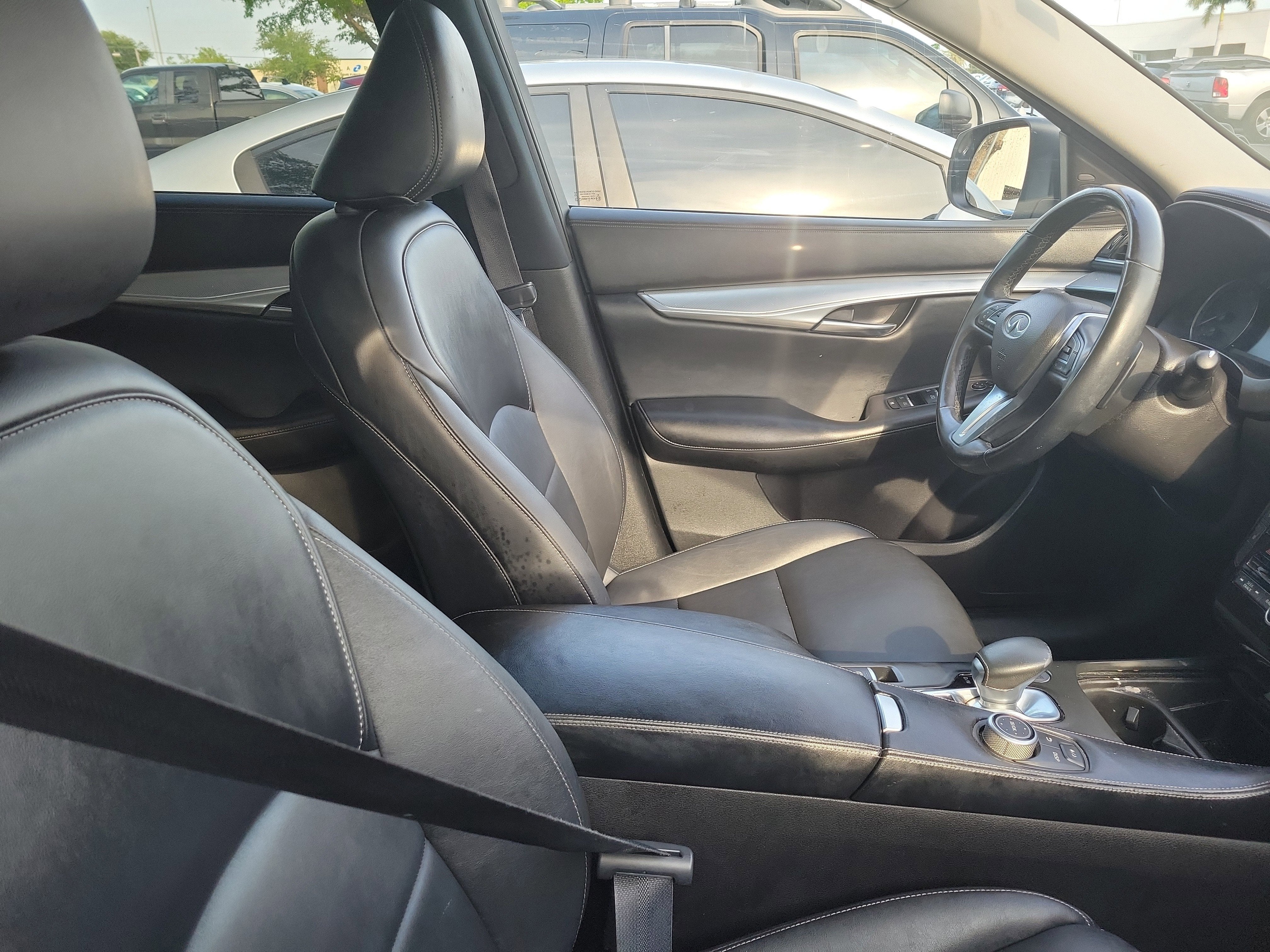 2021 INFINITI QX50 LUXE