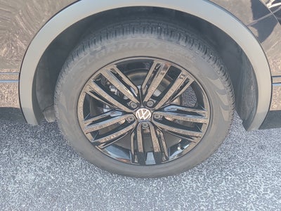 2022 Volkswagen Tiguan 2.0T SE R-Line Black