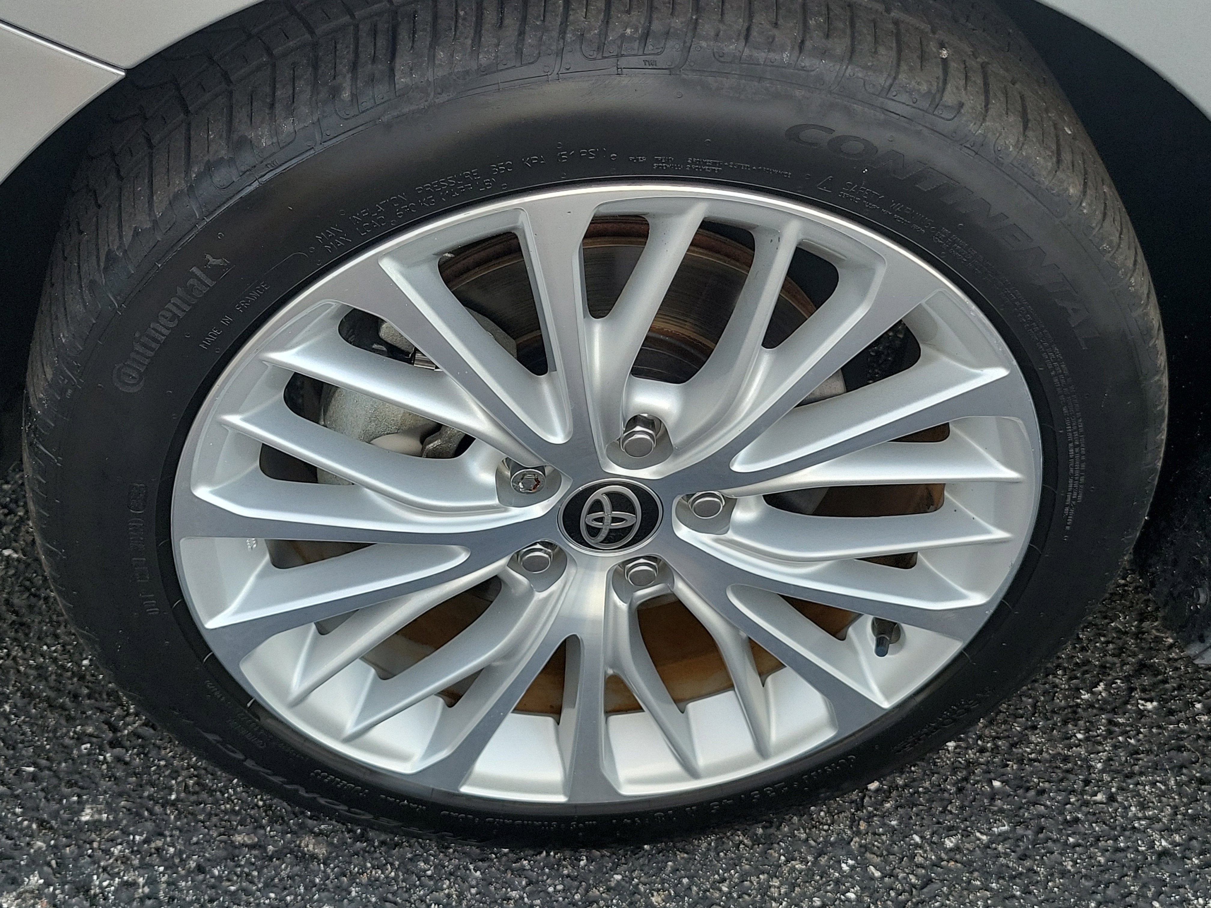 2020 Toyota Camry Hybrid XLE