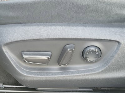 2020 Toyota Camry Hybrid XLE