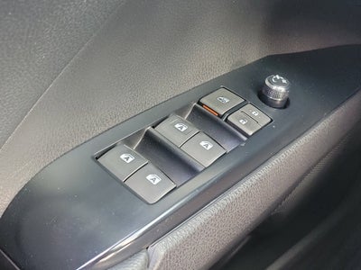 2020 Toyota Camry Hybrid XLE