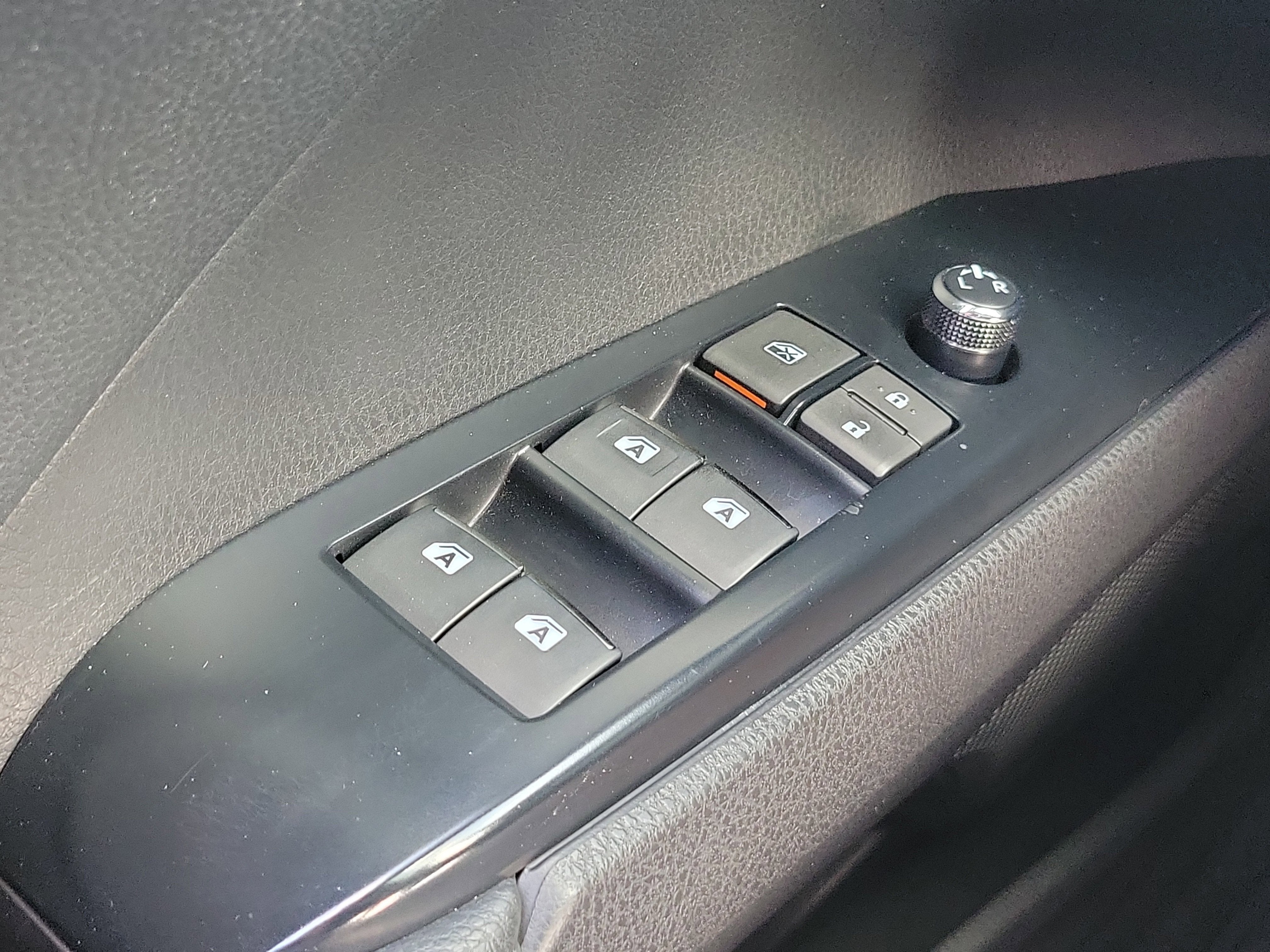 2020 Toyota Camry Hybrid XLE