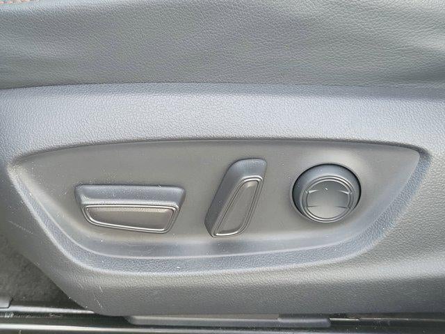 2020 Toyota Camry Hybrid XLE