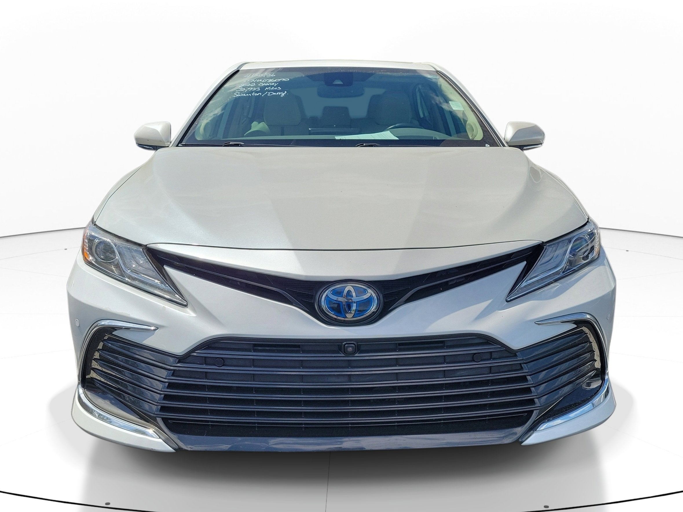 2022 Toyota Camry Hybrid XLE