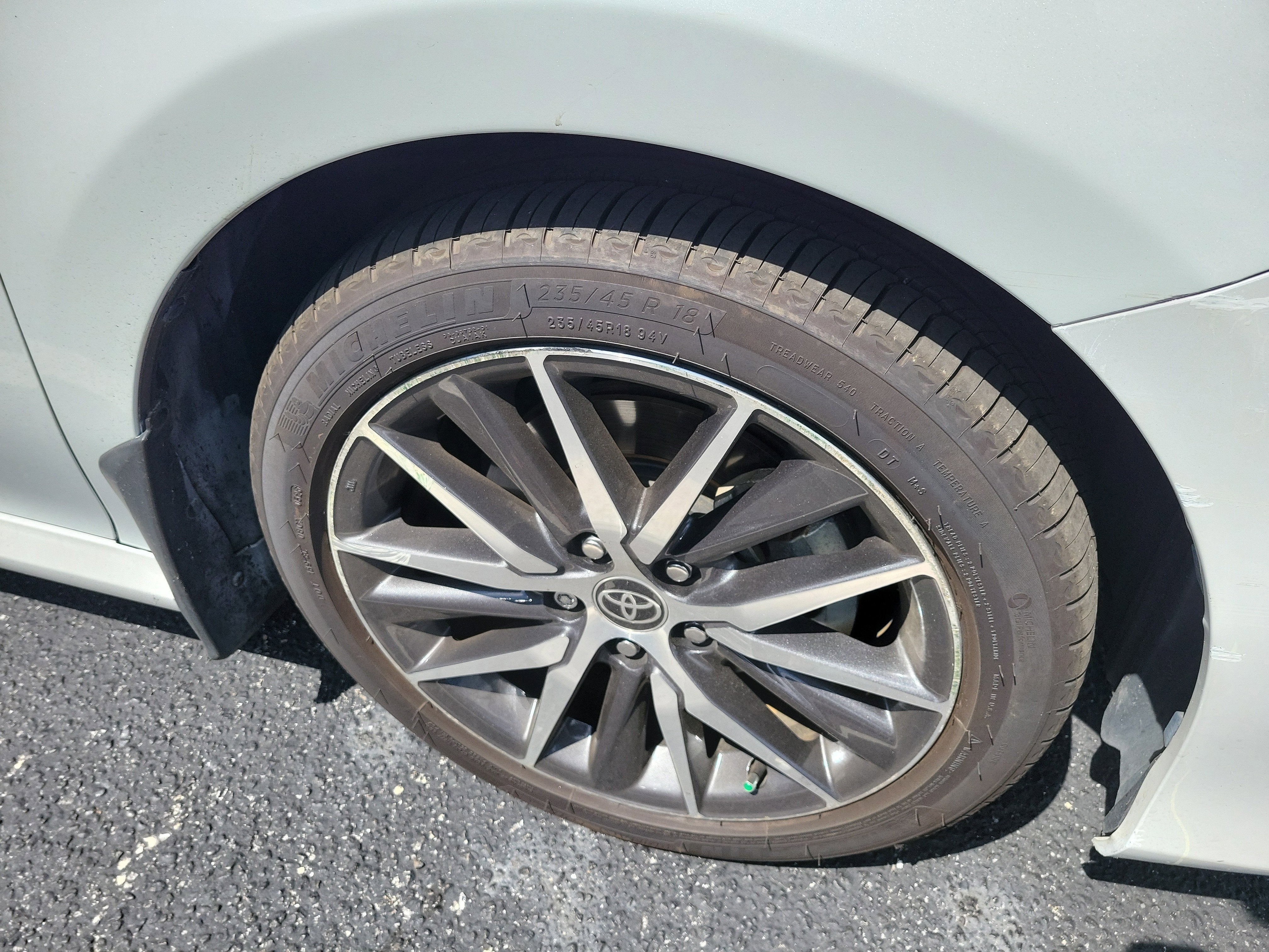 2022 Toyota Camry Hybrid XLE