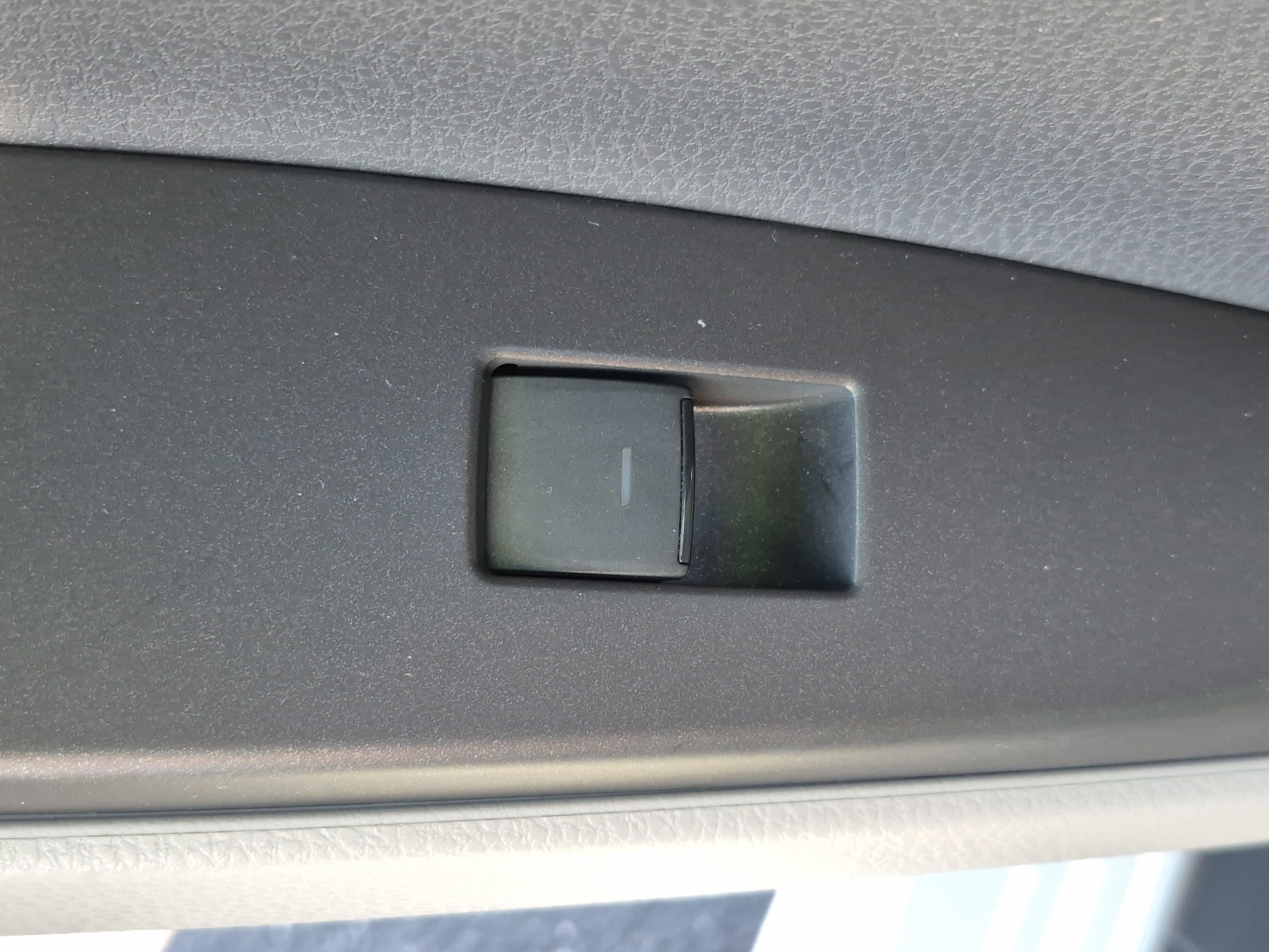 2022 Toyota Camry Hybrid SE