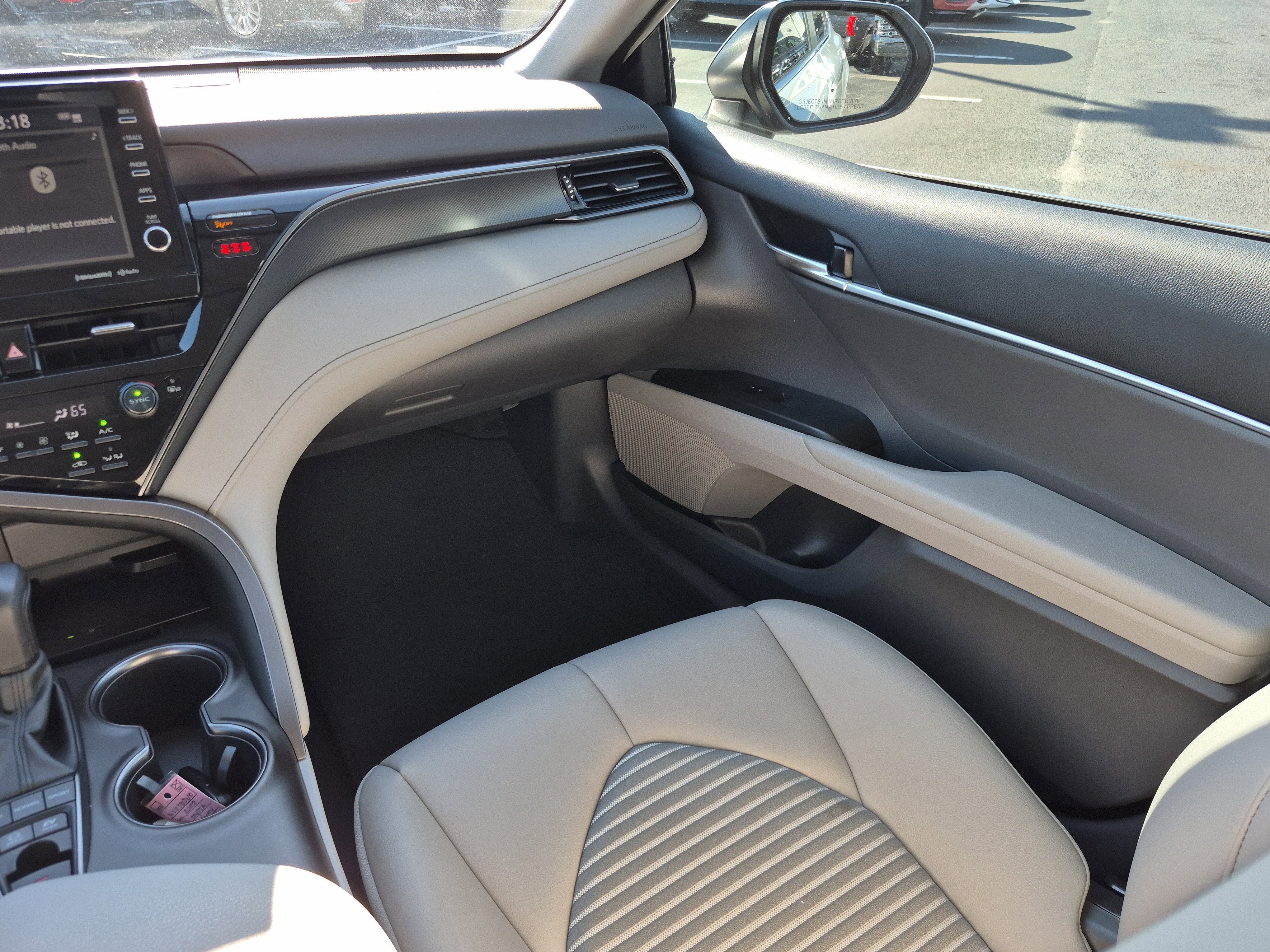 2022 Toyota Camry Hybrid SE