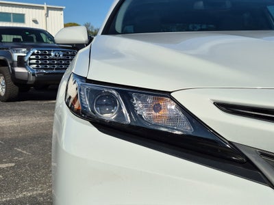 2022 Toyota Camry Hybrid SE