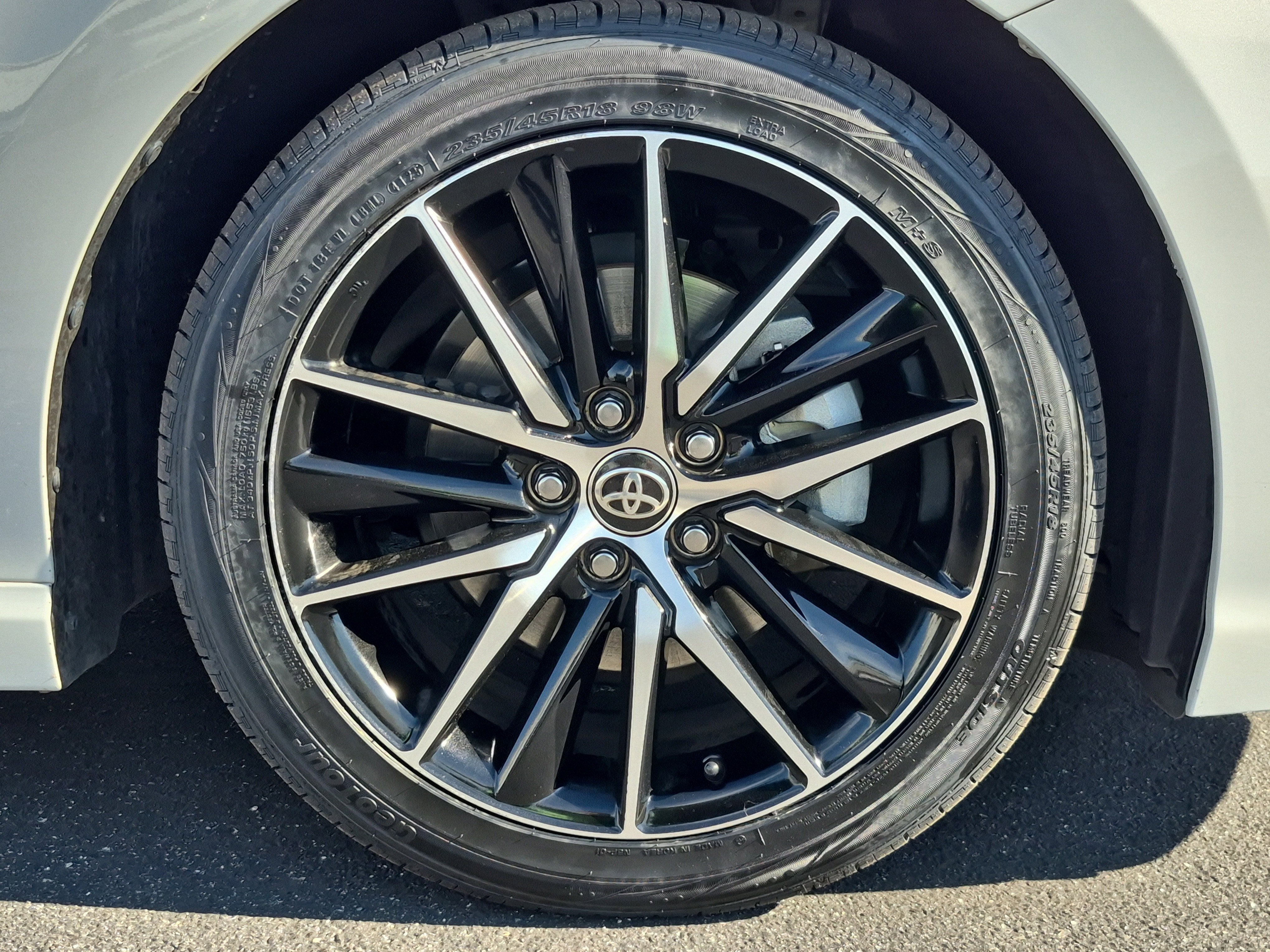 2022 Toyota Camry Hybrid SE