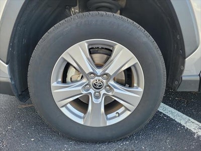 2022 Toyota RAV4 Hybrid XLE