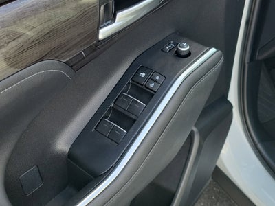 2023 Toyota Highlander Hybrid Platinum