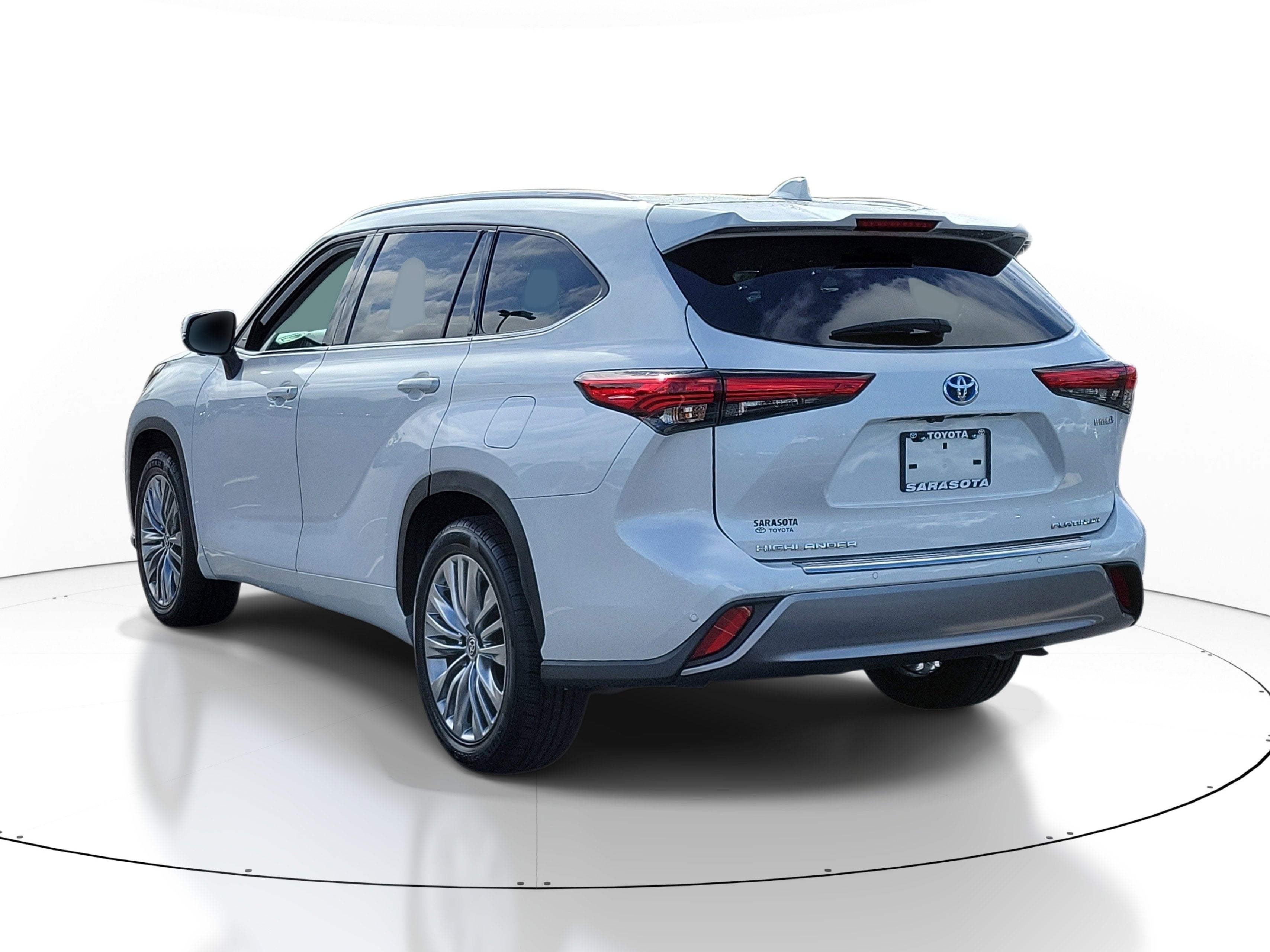 2023 Toyota Highlander Hybrid Platinum
