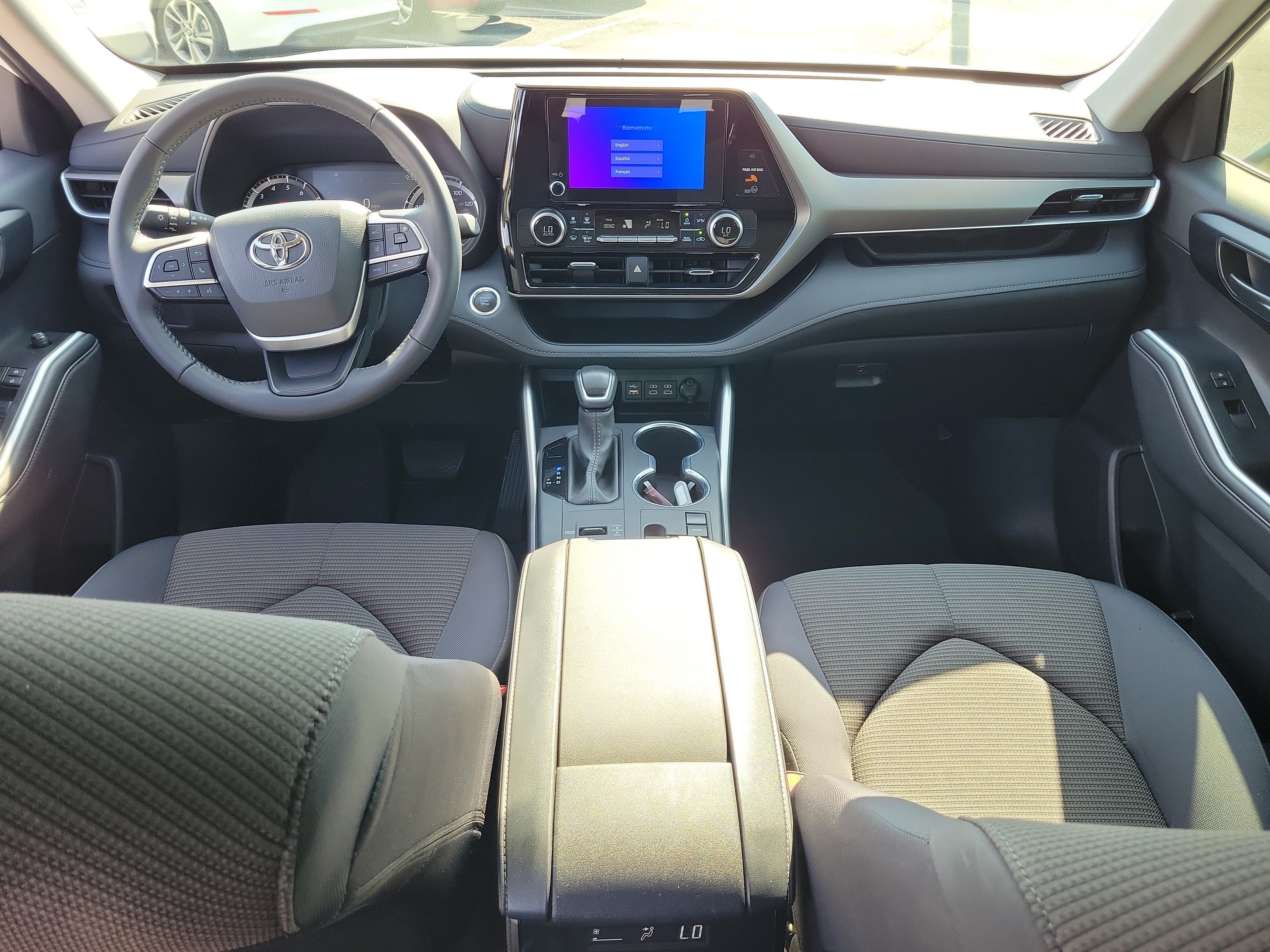 2025 Toyota Highlander LE