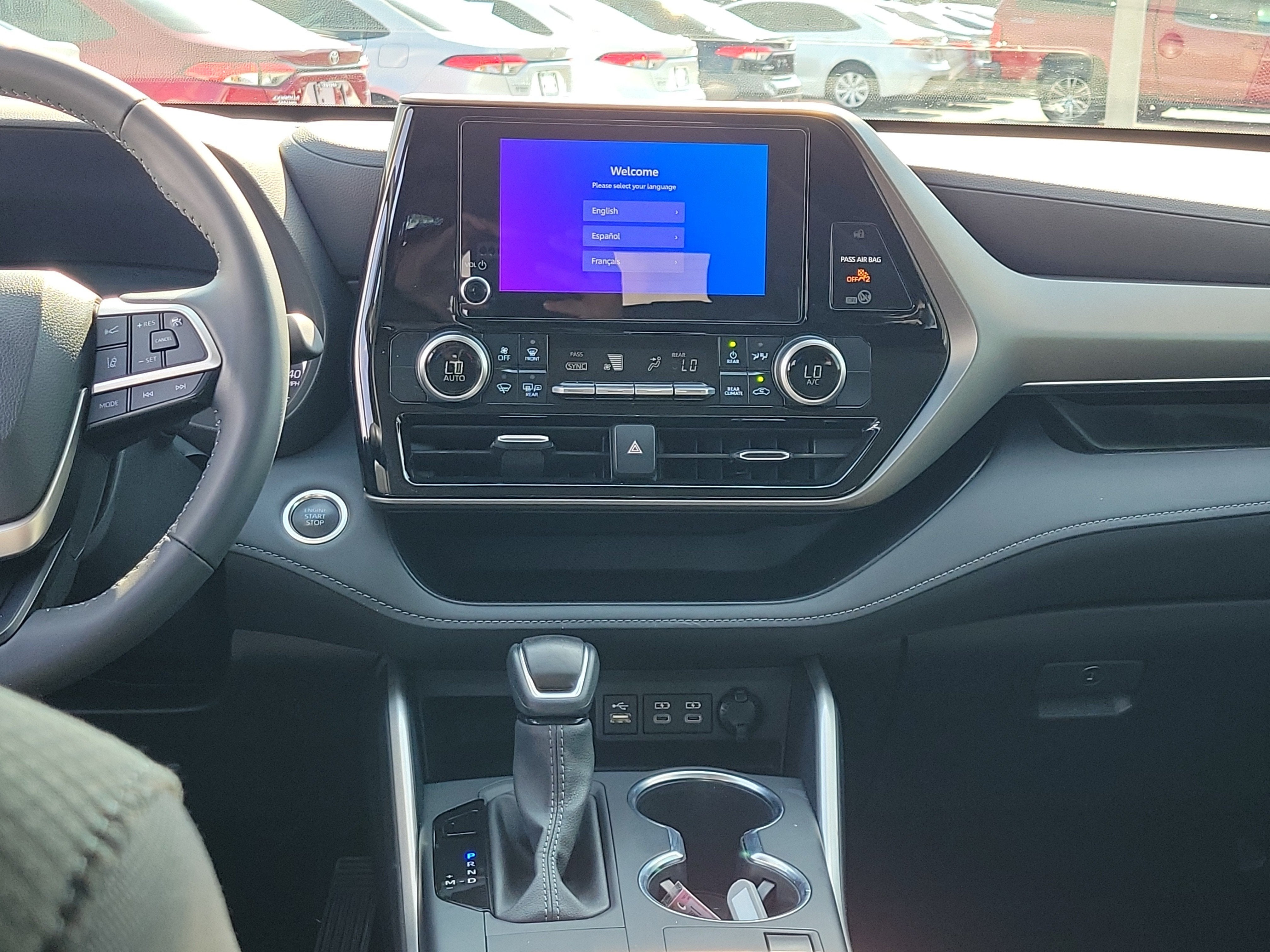 2025 Toyota Highlander LE