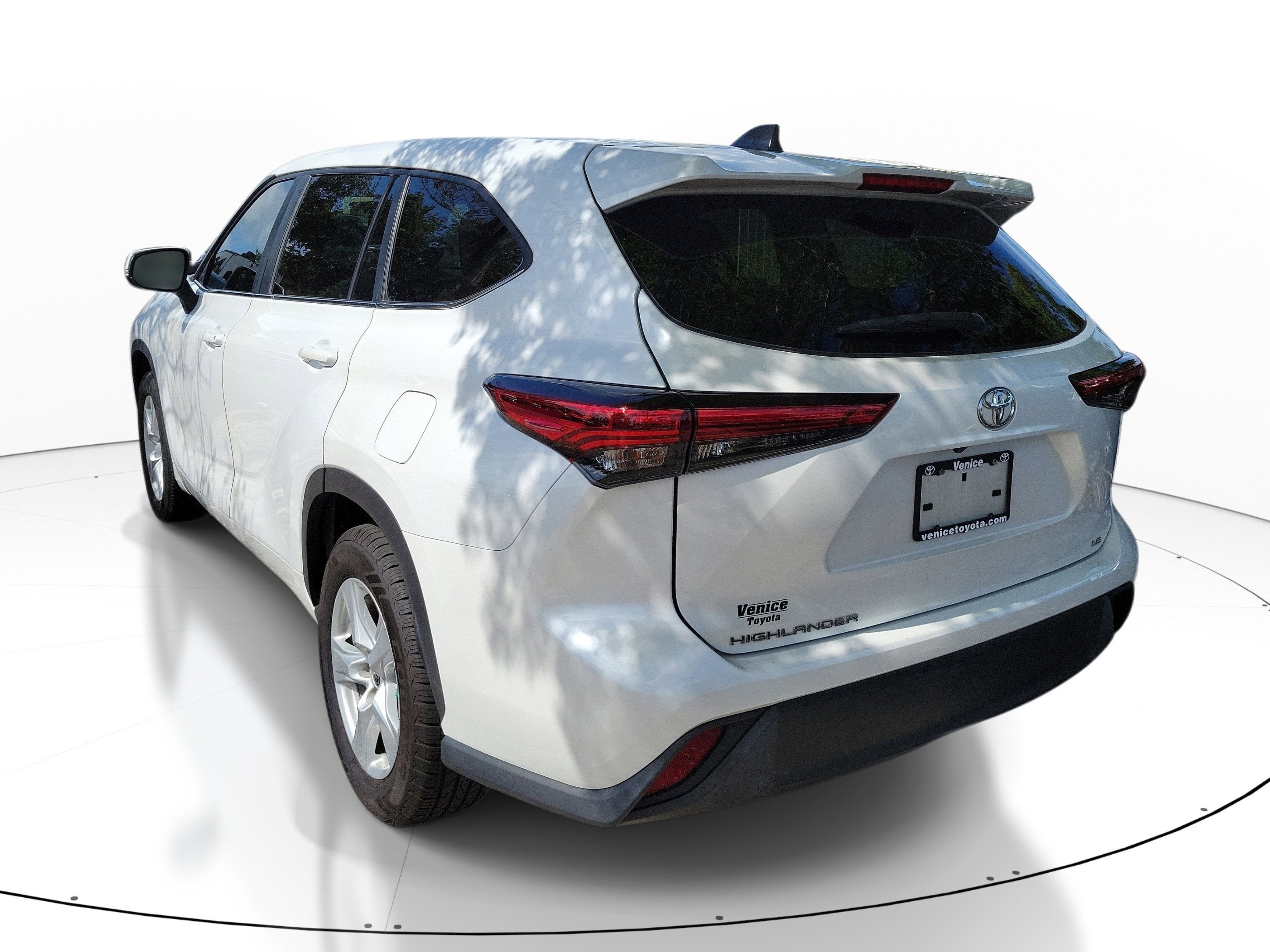 2023 Toyota Highlander LE