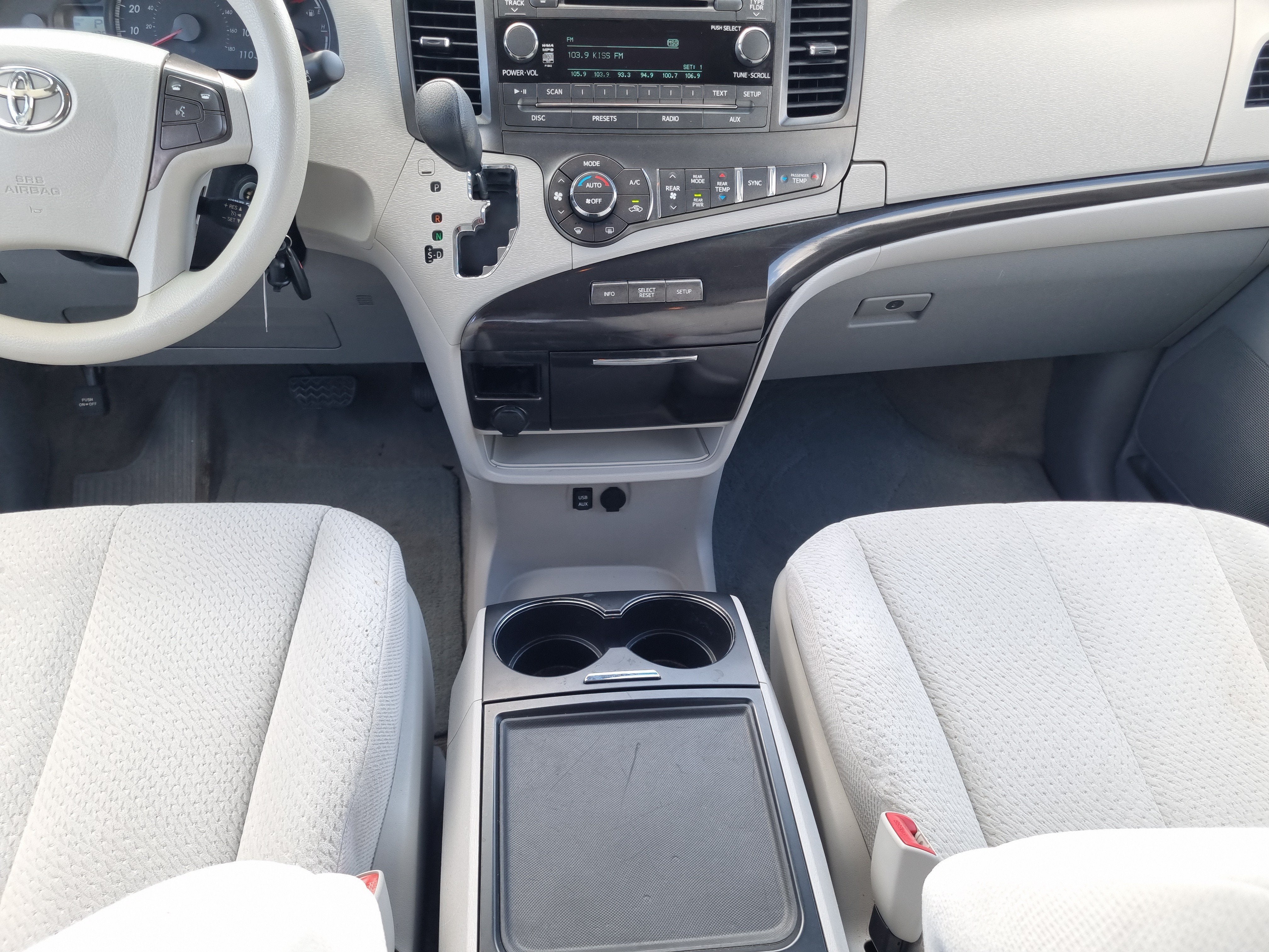 2014 Toyota Sienna LE