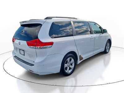 2014 Toyota Sienna LE
