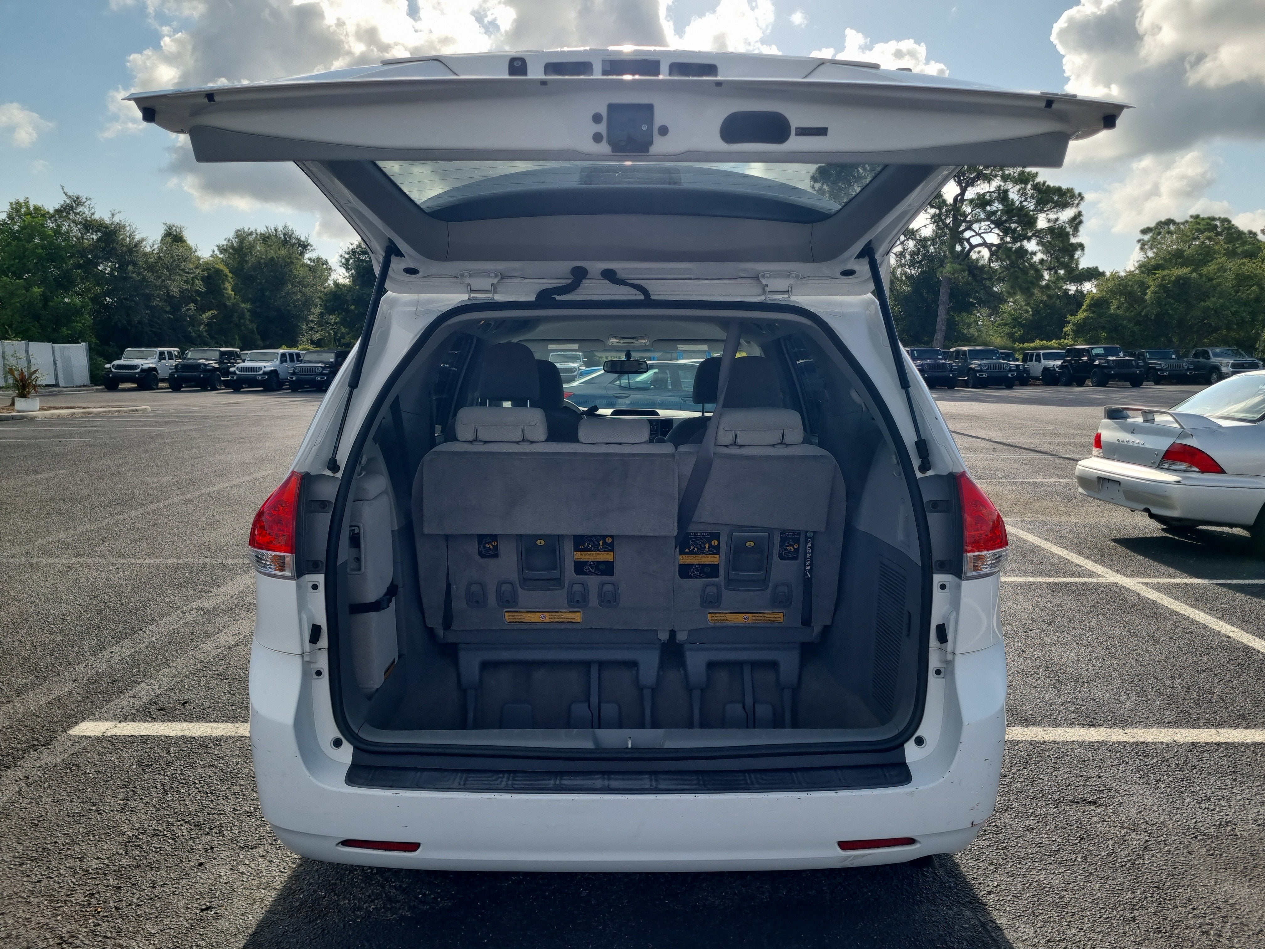 2014 Toyota Sienna LE