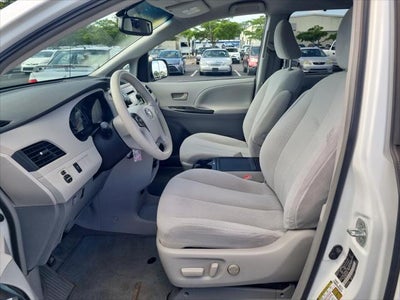 2014 Toyota Sienna LE