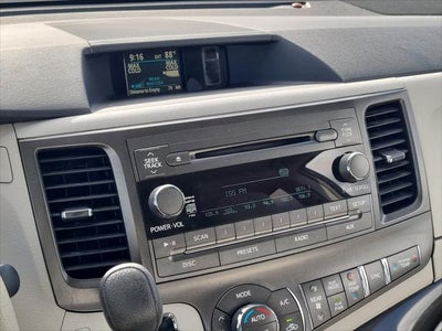 2014 Toyota Sienna LE