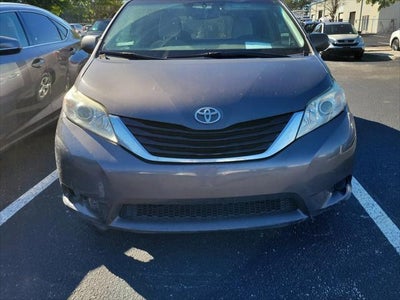 2017 Toyota Sienna LE