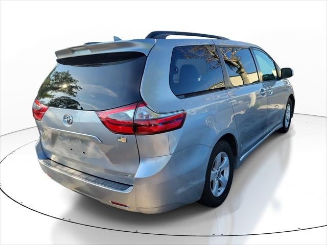 2020 Toyota Sienna LE