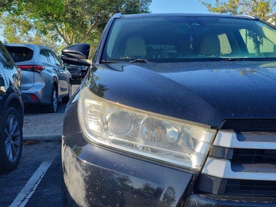 2019 Toyota Highlander SE