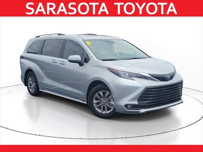 2025 Toyota Sienna XLE