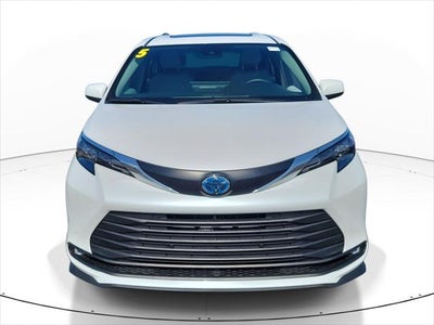 2025 Toyota Sienna XLE