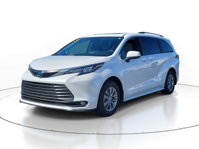 2025 Toyota Sienna XLE