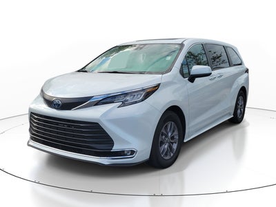 2023 Toyota Sienna XLE