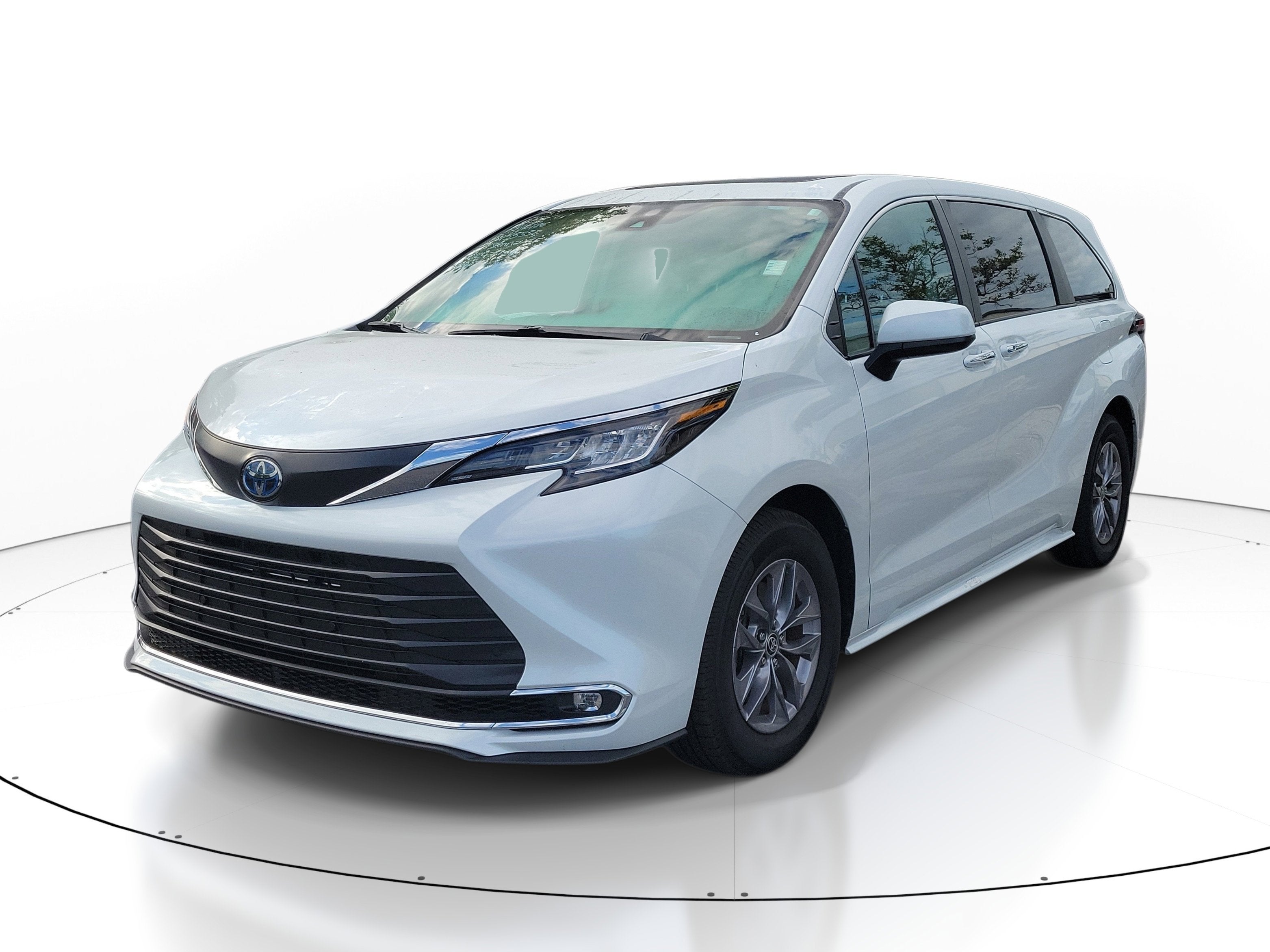 2023 Toyota Sienna XLE