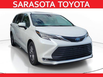 2023 Toyota Sienna XLE