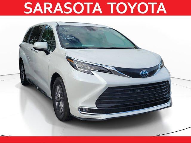 2023 Toyota Sienna XLE